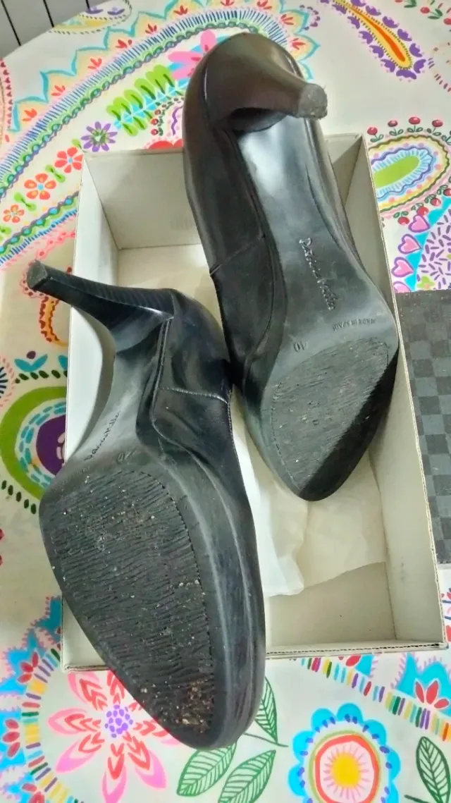 Zapatos de salón Patricia Miller negros