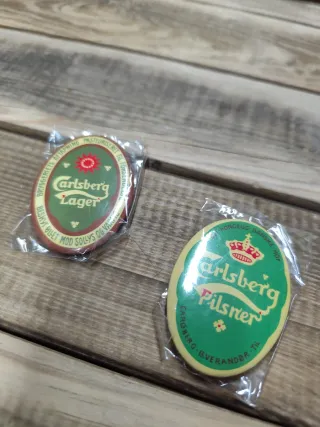 Imanes y abridores de Carlsberg + Camiseta Polo