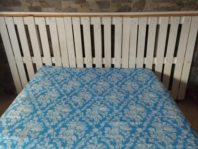 Cama Matrimonio con Cabezal Palets