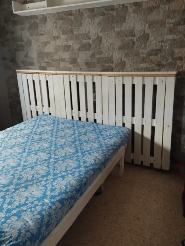Cama Matrimonio con Cabezal Palets