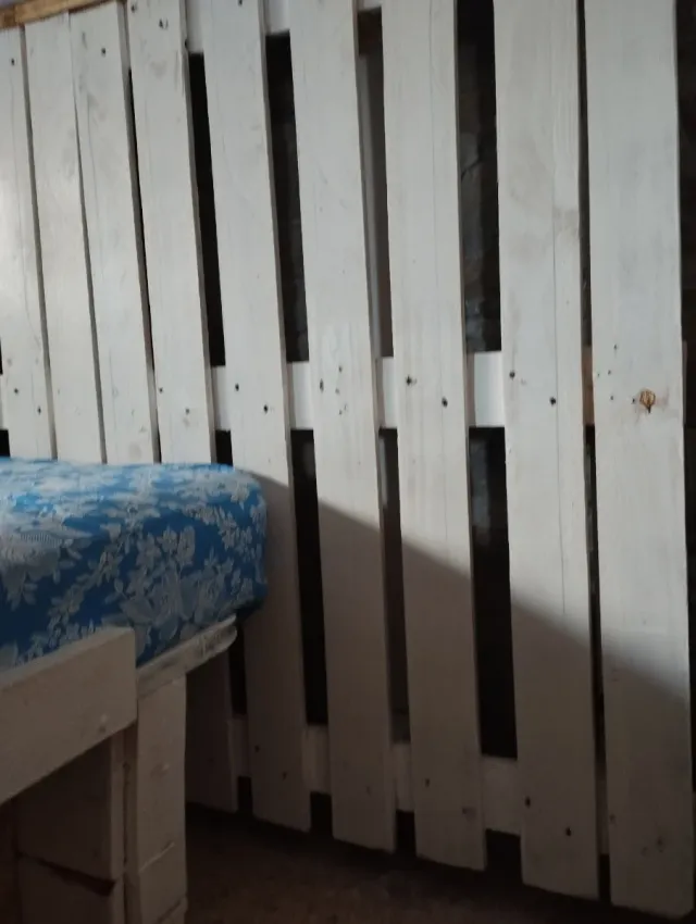 Cama Matrimonio con Cabezal Palets