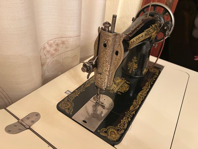 Máquina de coser Singer antigua