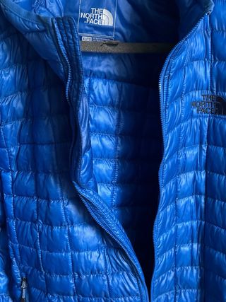 Chaqueta The North Face Azul
protección lluvia 