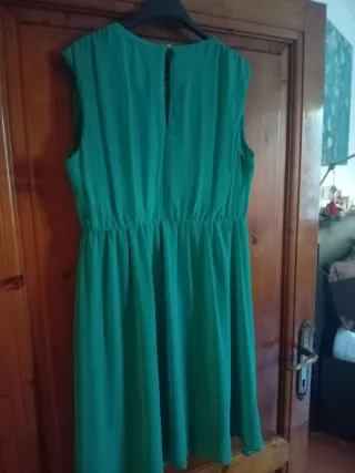 Vestito Asos verde elegante comodo in vita