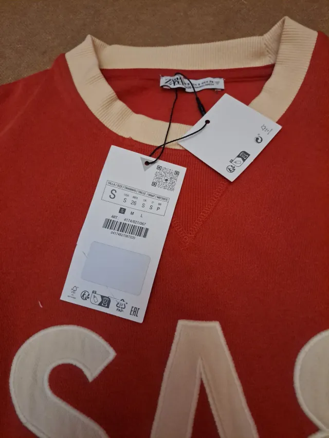 A ESTRENAR Sudadera Zara USA86 Roja y Beige