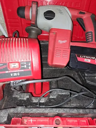 Trapano Milwaukee V28 HX Litio