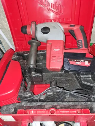 Trapano Milwaukee V28 HX Litio