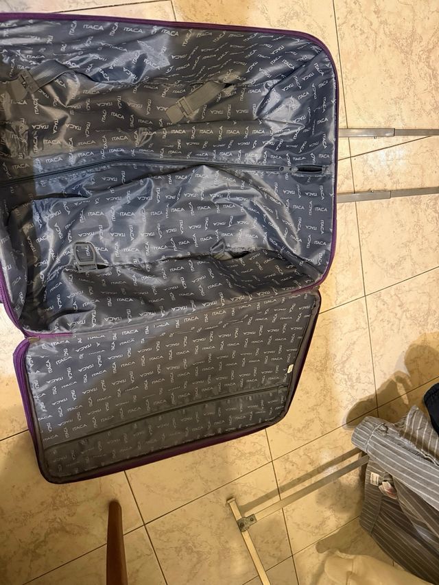 Maleta de cabina ITACA morada