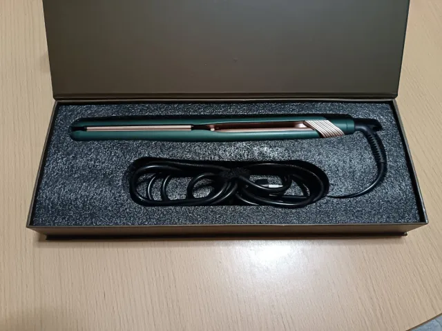 Plancha de pelo 60W verde y oro