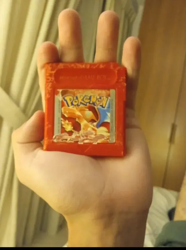 Game Boy Advance SP + Pokémon verde hoja y mario