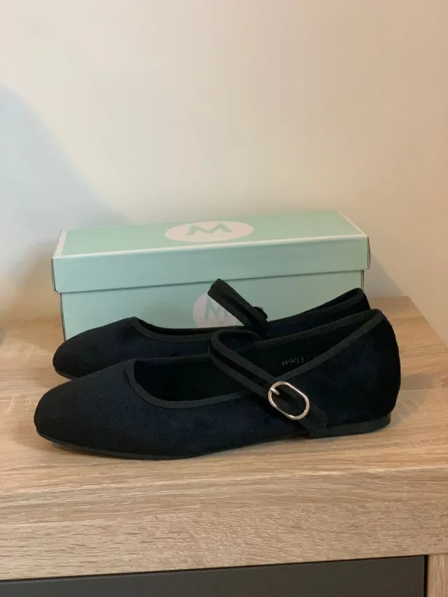 Merceditas terciopelo negras. Numero 38