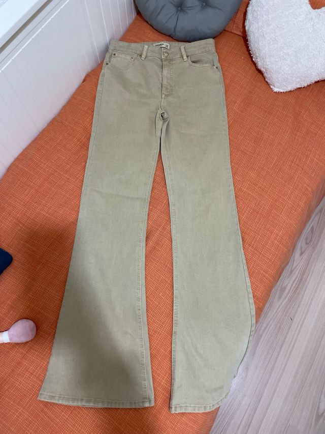 Pantalón campana beige