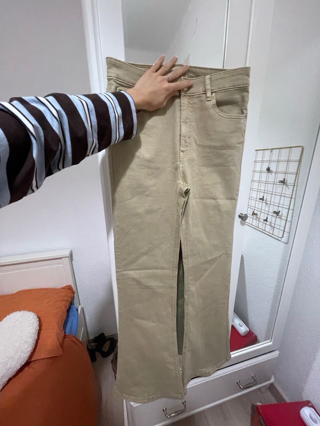 Pantalón campana beige