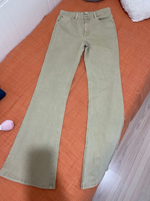 Pantalón campana beige