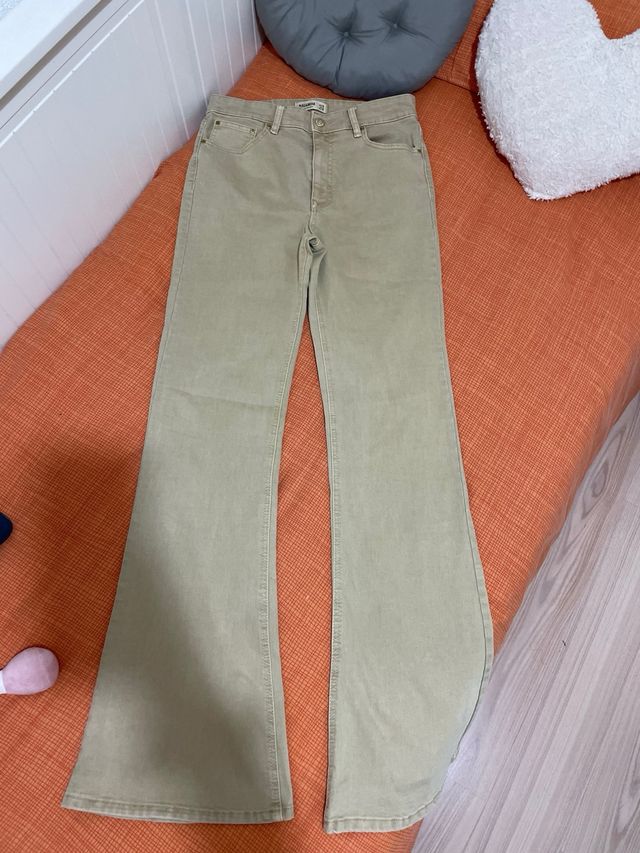 Pantalón campana beige