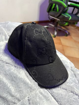 Cappello Gucci nero monogram