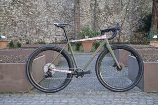 Bici Gravel Deanima Carbono Hecha a Mano Italia