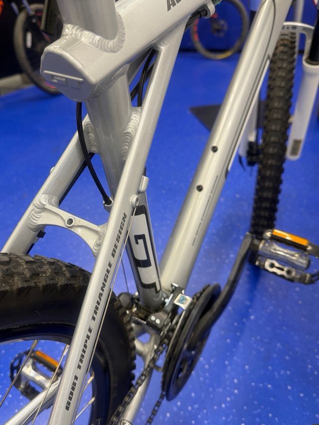 Bicicleta GT Avalanche 2 ,L 26