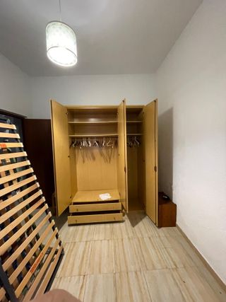 Armario grande color madera haya  2,20 m × 1,50 m