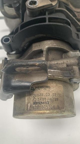 267575 110421067r culata renault clio authentique