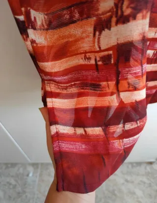 Blusa vintage roja con hombreras