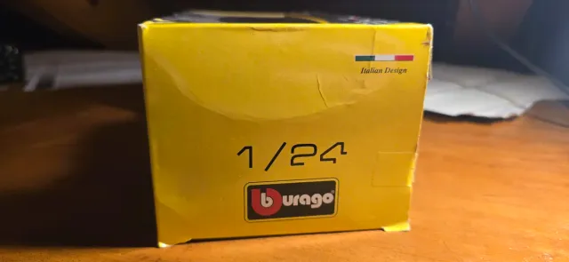 Burago 2017 Nissan GT-R 1:24