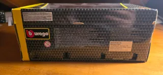 Burago 2017 Nissan GT-R 1:24