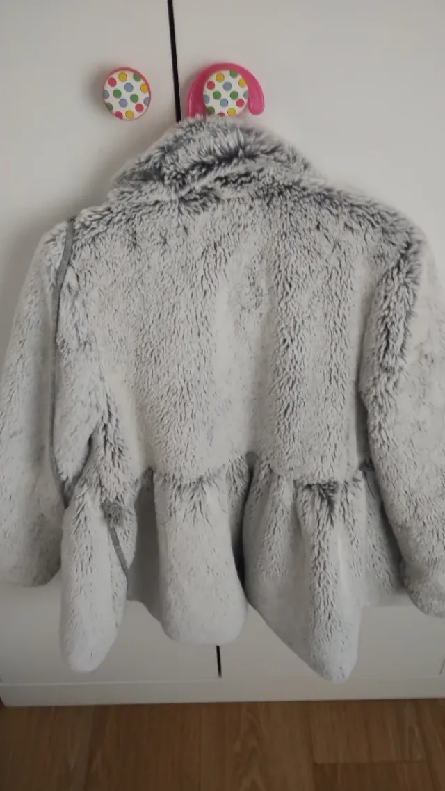 Abrigo niña pelo sintético gris