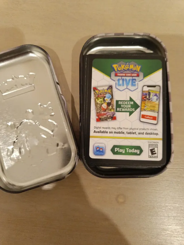 Lata Pokémon Trading Card Game