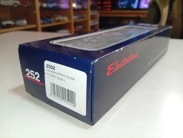 Locomotora 252 Renfe Altaria Electrotren H0