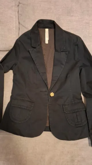 Americana Springfield con botón dorado