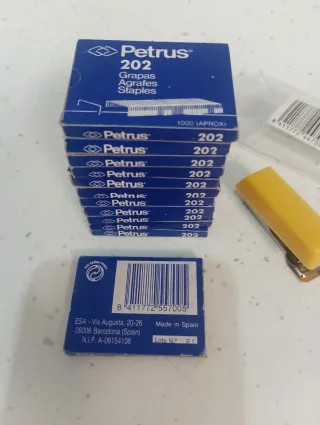 12 Cajas Grapas Petrus 202y grapadora