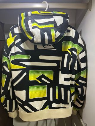 Chaqueta con estampado geométrico