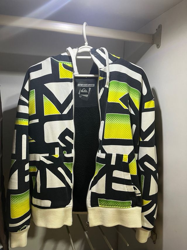 Chaqueta con estampado geométrico