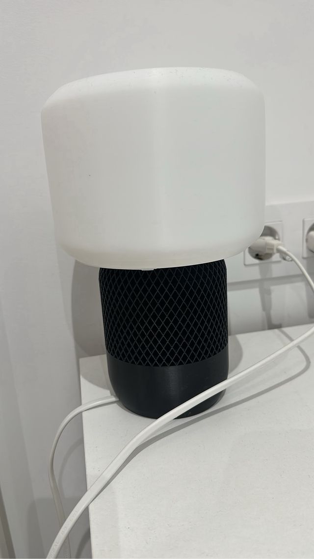 Lámpara moderna blanca y negra