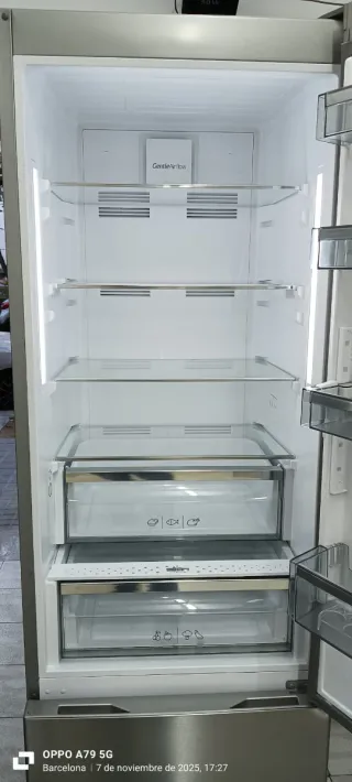 Nevera Combi Sharp No Frost energía A++