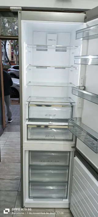 Nevera Combi Sharp No Frost energía A++