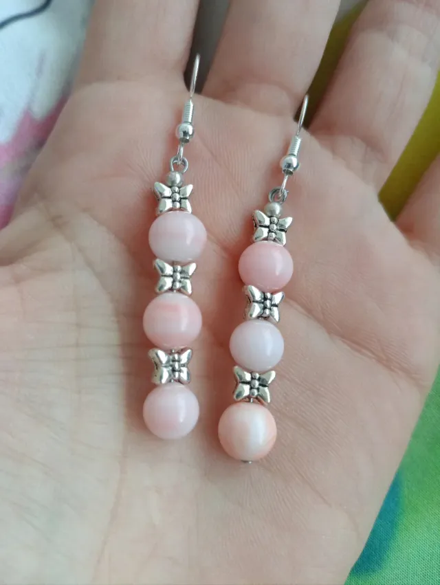 Pendientes rosas con mariposas