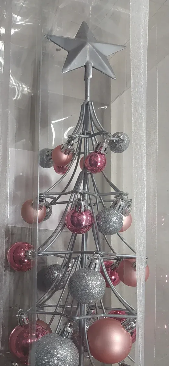 Albero di Natale con sfere rosa e argento  Ghirlan