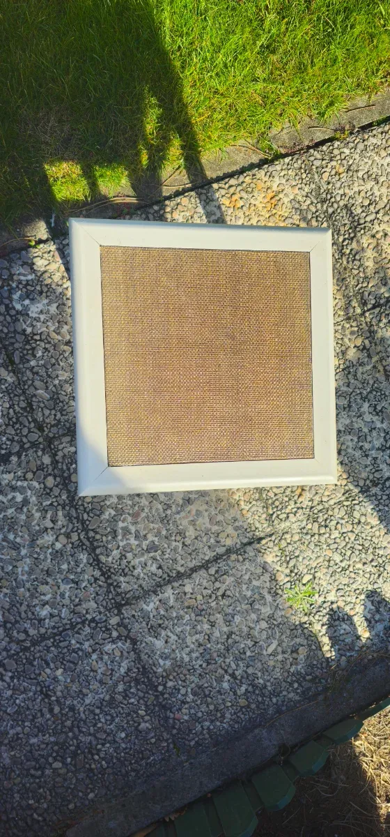 Banqueta de madera blanca