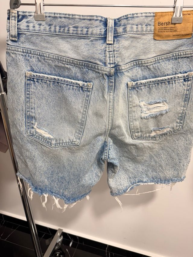 Pantalón corto Roto Talla 42