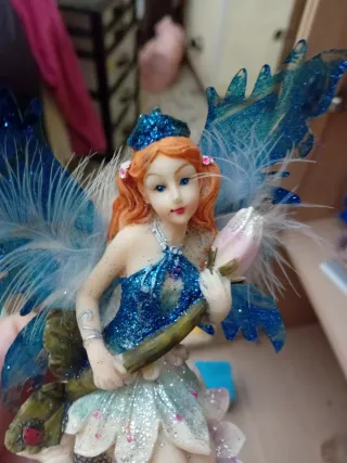 Fata in ceramica decorativa con scatola