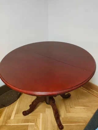 Mesa redonda extensible de madera