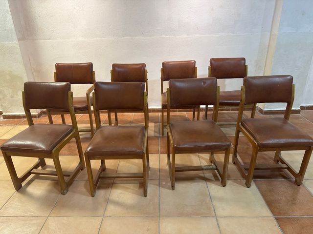 Juego de 8 Sillas de Piel y Madera