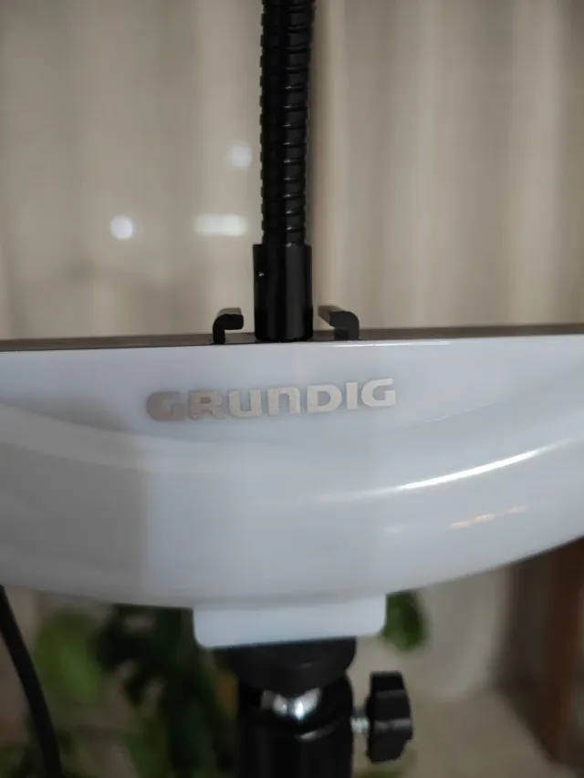 Aro de Luz Grundig con Soporte