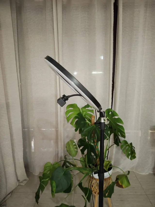 Aro de Luz Grundig con Soporte