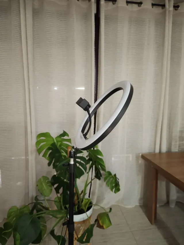 Aro de Luz Grundig con Soporte