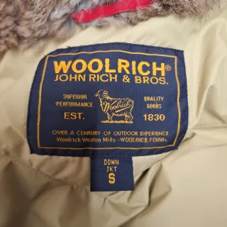 Giacca donna rossa con cappuccio