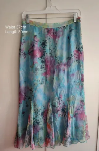 Falda larga floral vintage azul