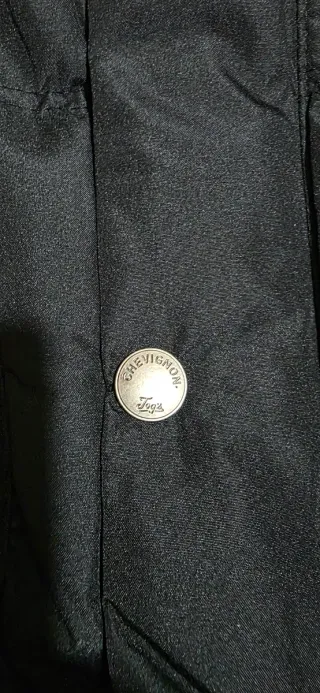 Chaqueta Acolchada con capucha Chevignon Negro.